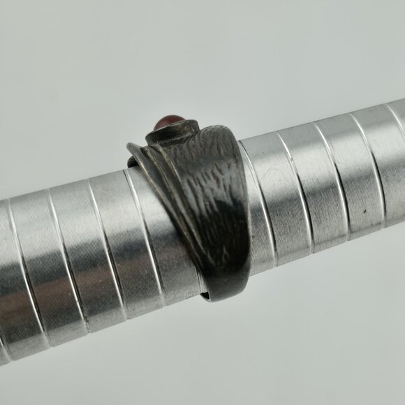 Sterling Silver Ring 925 Tapered Band Size 8 Red Stone Vintage Gothic - Picture 9 of 11